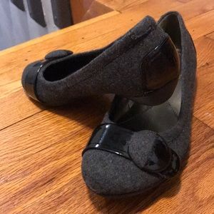Grey/Black Flats